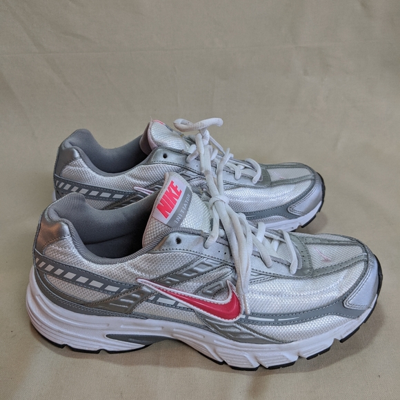 nike initiator pink